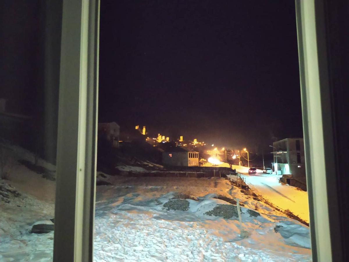 Гостевой дом Ратиани Местия Экстерьер фото